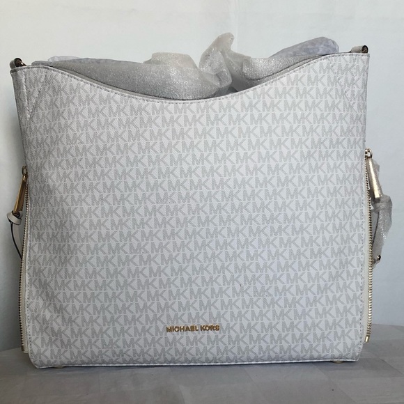 Michael Kors Handbags - Michael Kors Lg Shoulder Tote